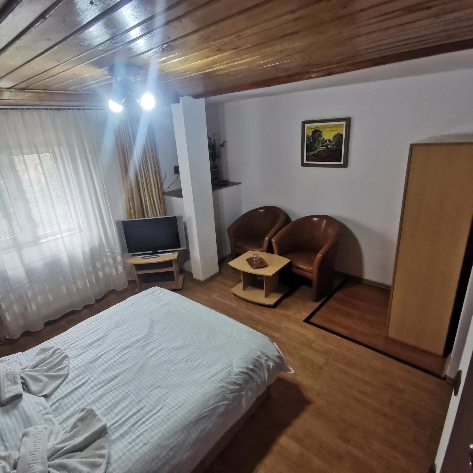 Pensiunea Fara Nume Buşteni Zewnętrze zdjęcie