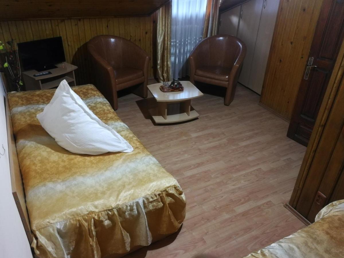 Pensiunea Fara Nume Buşteni Zewnętrze zdjęcie